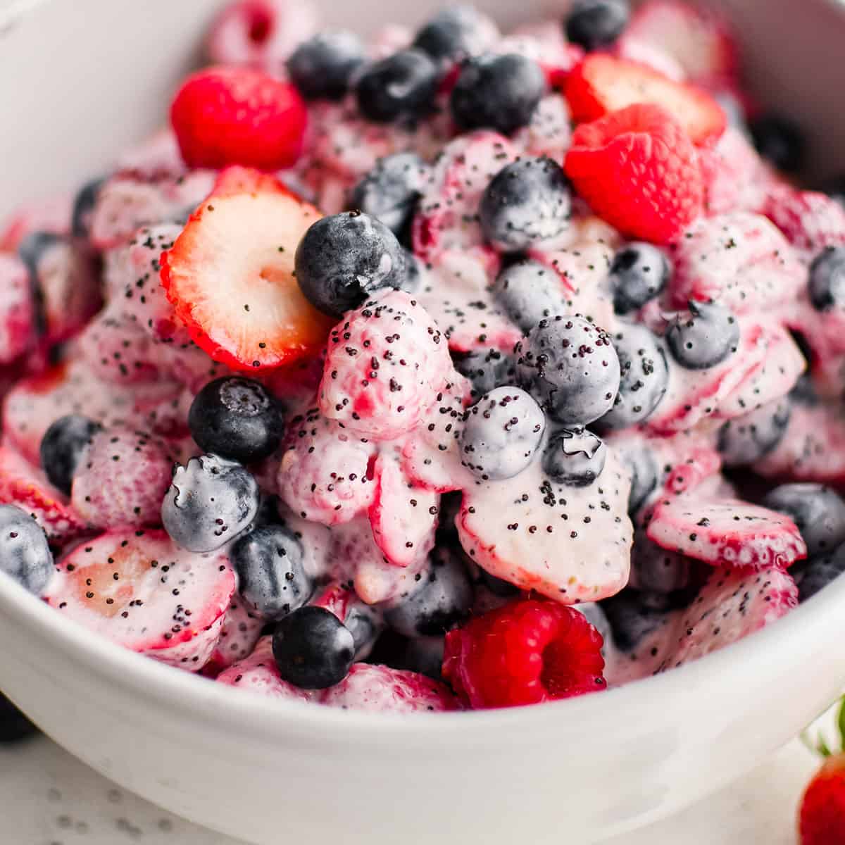 Easy Berry Salad Recipe to Elevate Your Summer Dining